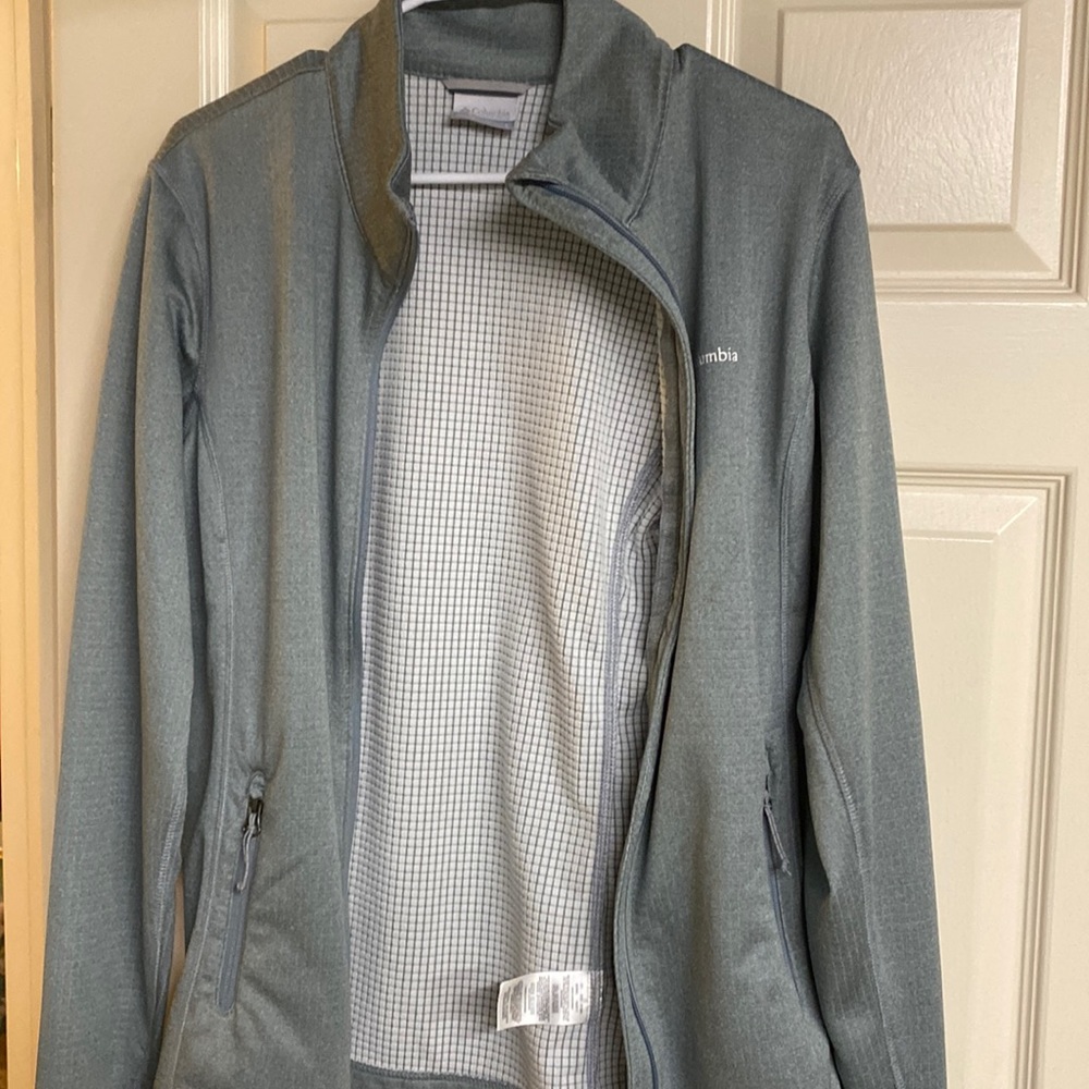 Columbia gray women’s activewear jacket size L